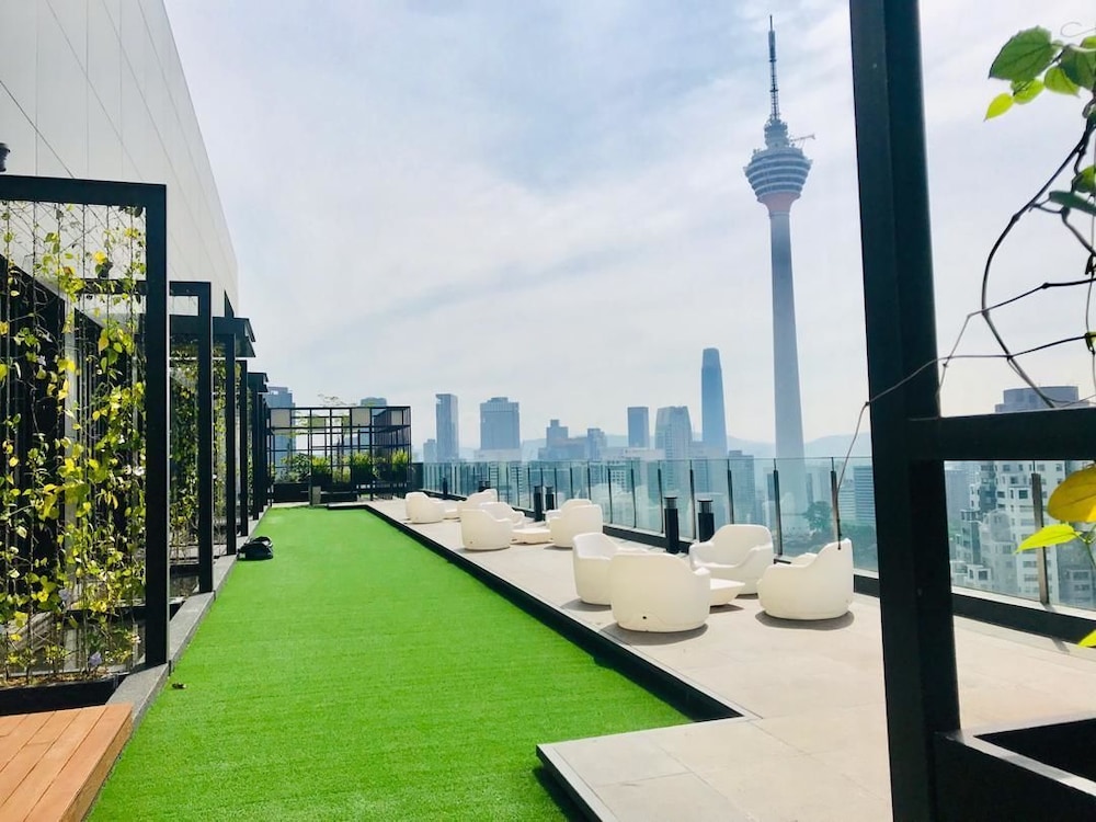 7Stonez Anggun Suites