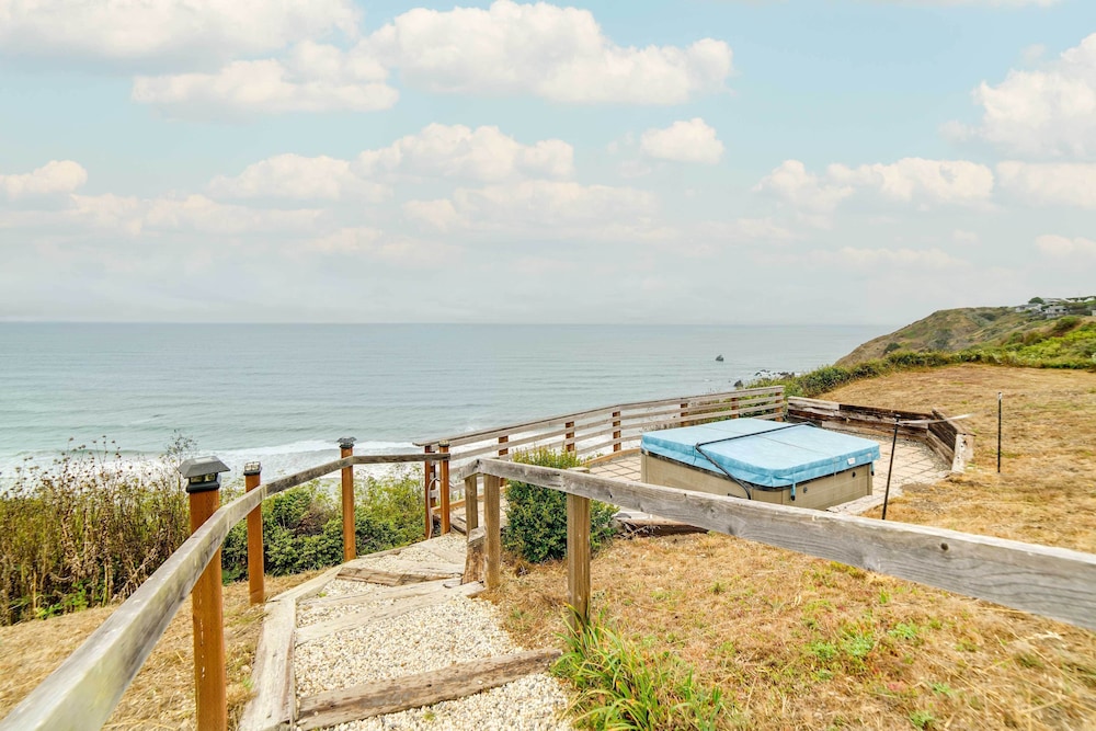 'rahus Ocean Refuge' With Manchester Coast Views! view 2