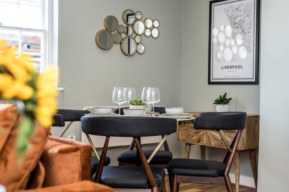 Host Stay Catharine Quarters