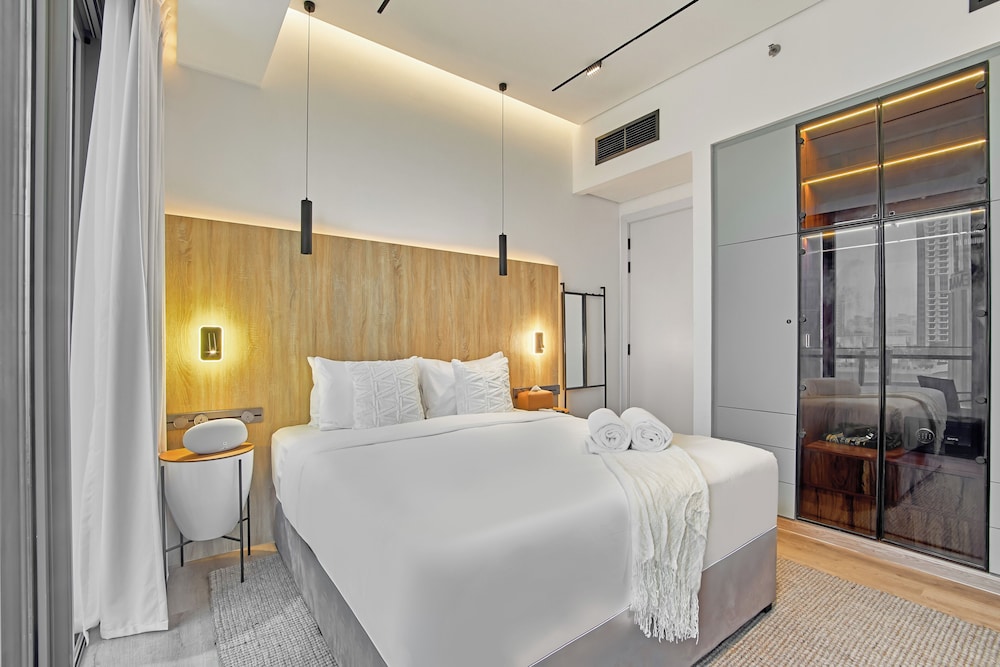 bnbme | Silverene Tower | 2 Bdr