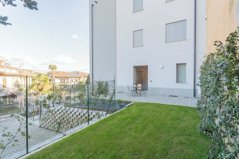 Isola Felice Grandate by Rent all Como