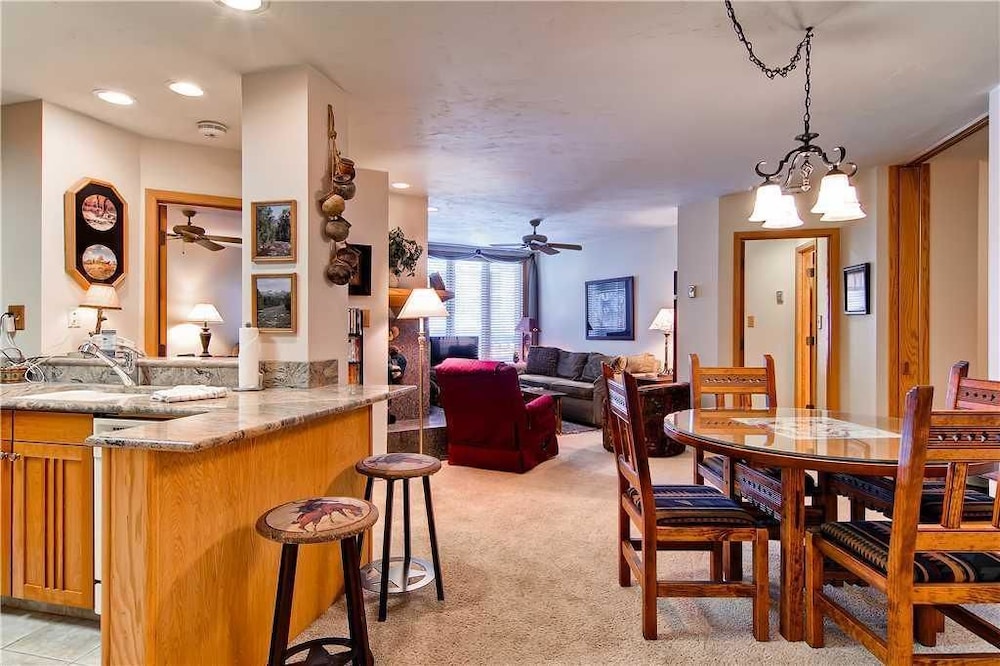 1201 Trappeur's Lodge, Trappeur's Crossing Apartment 2