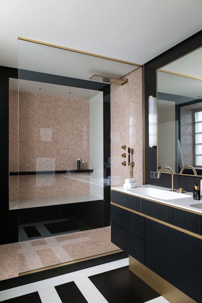 HIGHSTAY - Luxury Serviced Villa - Poincaré
