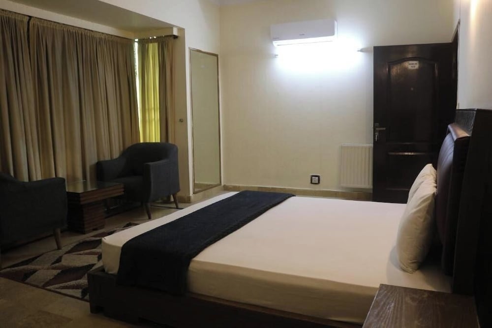 New Pak Guesthouse