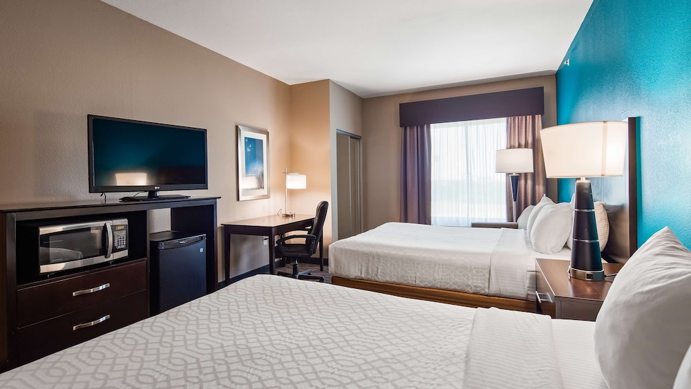 Best Western Plus Hiawatha Hotel