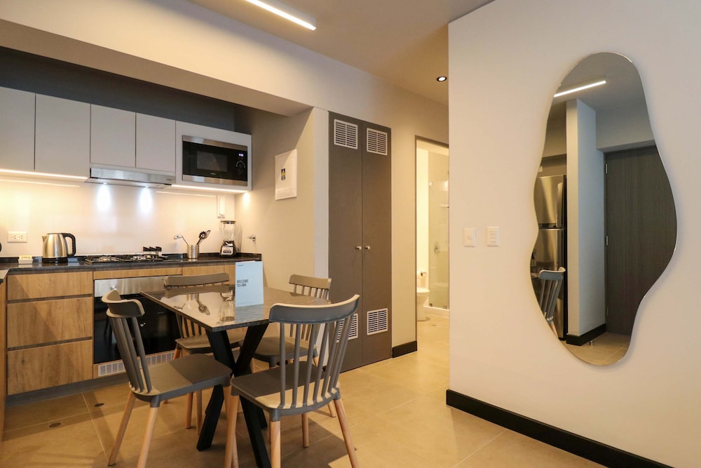 w Fabulous 2BR w Impressive Deco in San Isidro