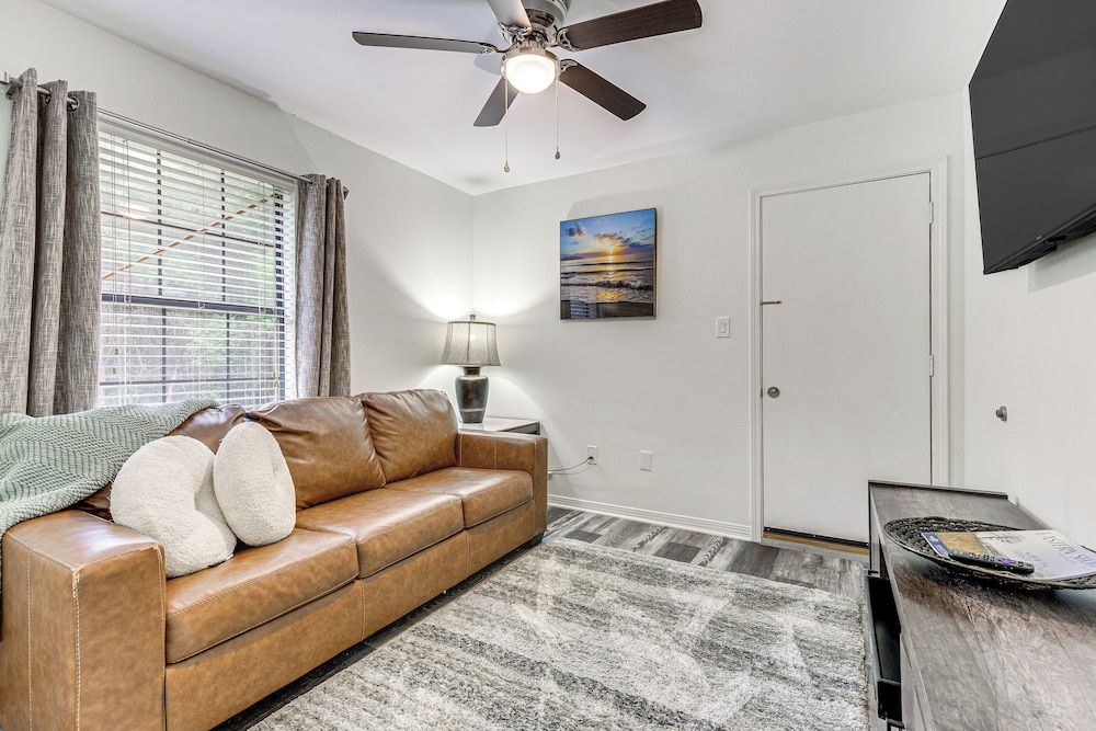 2 Mi to Bay + Beaches: Home w/ Gazebo in Daphne