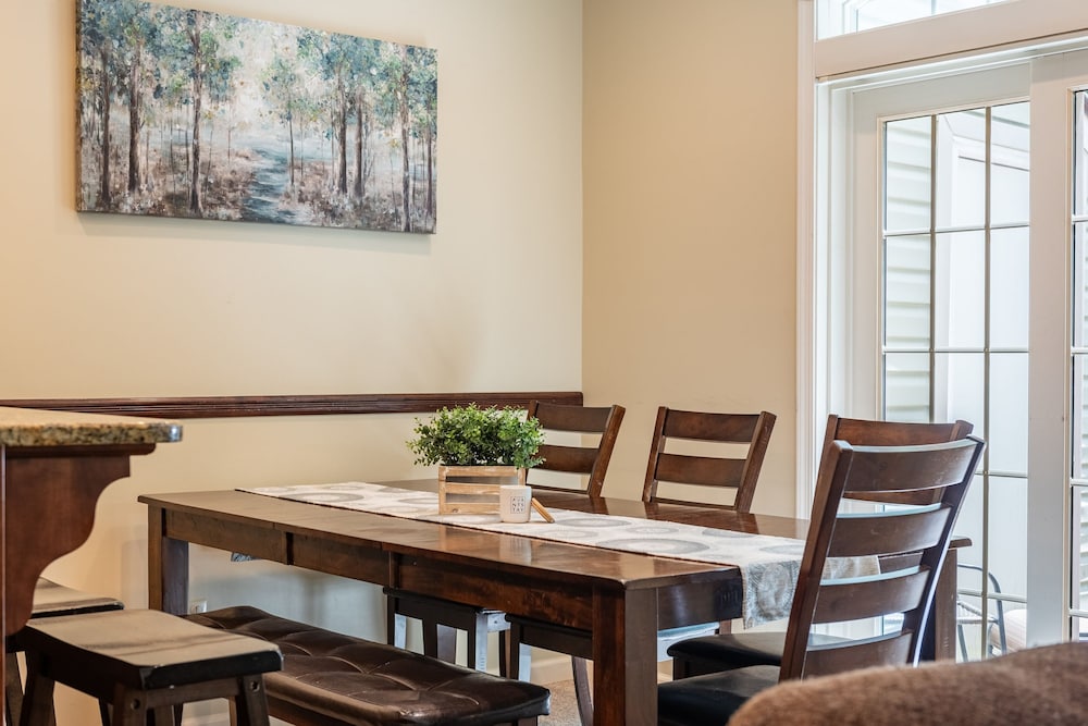 Highland Hideaway by Avantstay Group Poconos Retreat w Patio Game Room