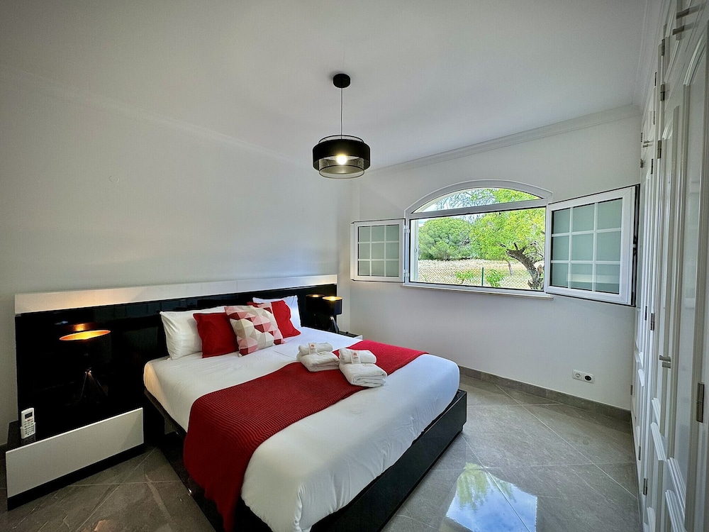 Quarteira Premium Villa by Homing