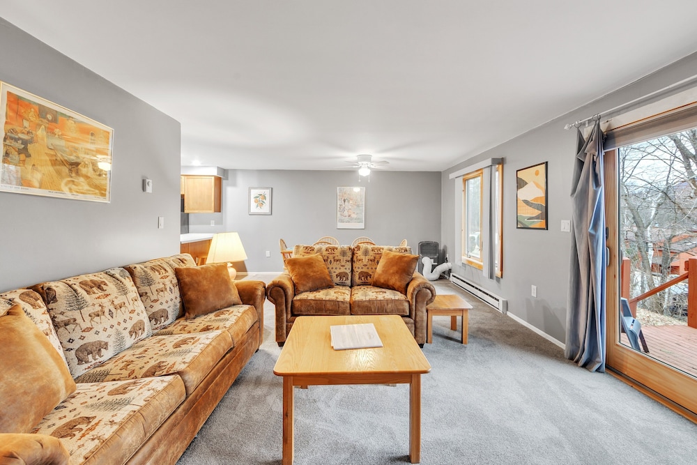 Powder Pass 11j - Cozy End Unit Retreat 3 Bedroom Townhouse by The Summit at Gore Mountain