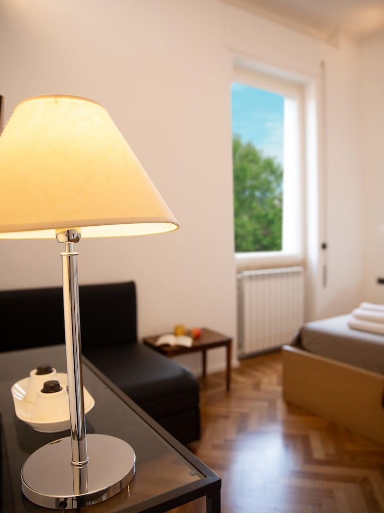 Room in Rome Isole
