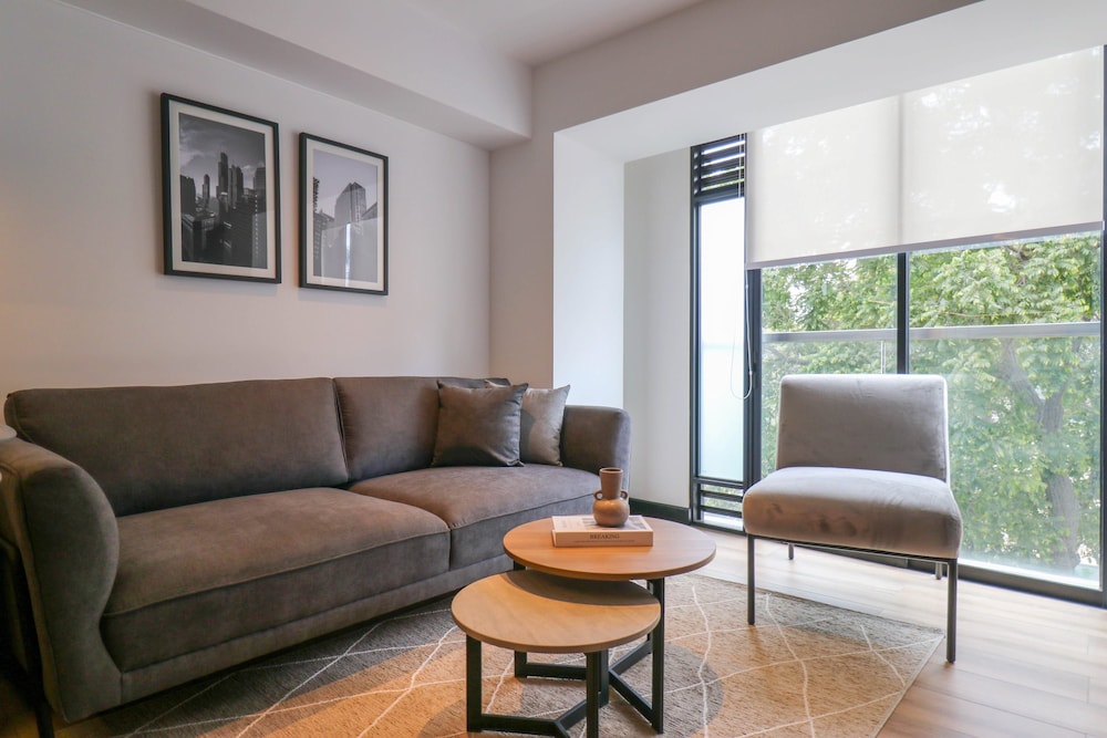 w Exceptional 2BR w Amazing View in San Isidro