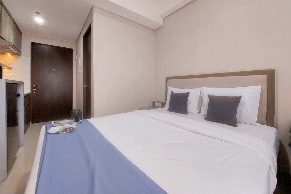 Stunning Studio Apartment At Transpark Bintaro