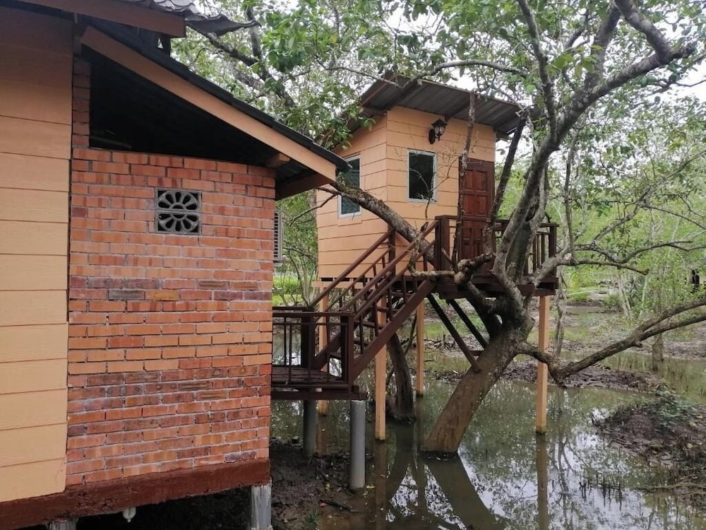 Api-Api Eco Resort