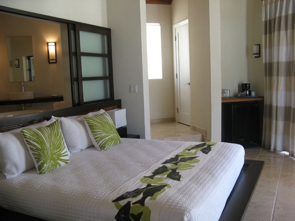 Caribbean Retreat: Private Villa With Panoramic Ocean Views photo 5