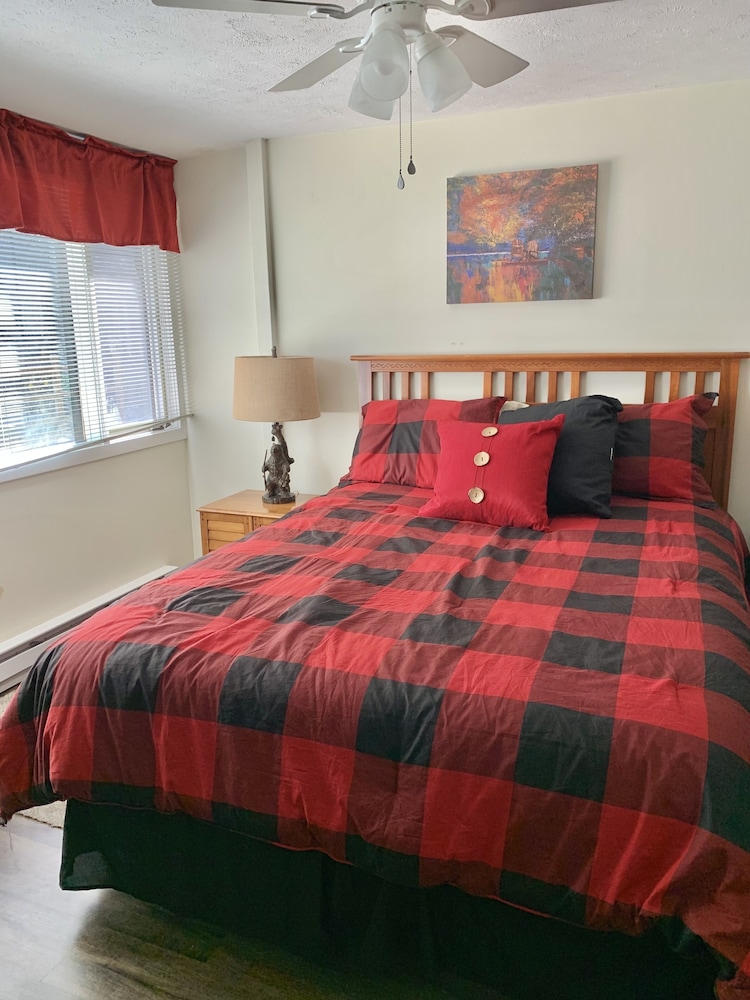 Briarcliff C_11 3 Bedroom Condo by RedAwning