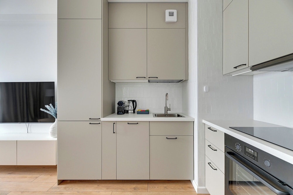 Doki Living - Foodhall & Parking by Downtown Apartments