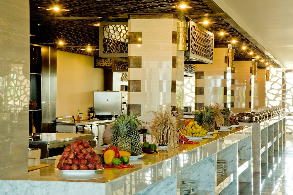 Olalani Resort and Condotel