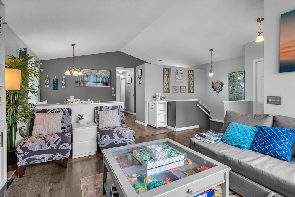 33 Executive Home A C Airport
