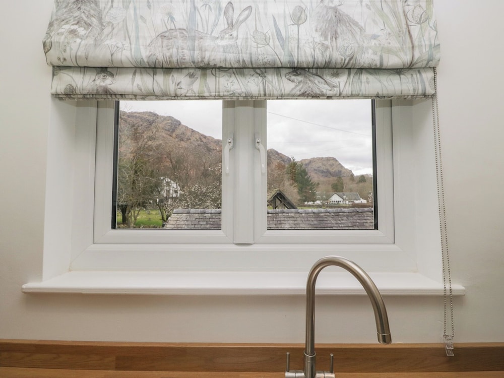 Yewdale View Apartment