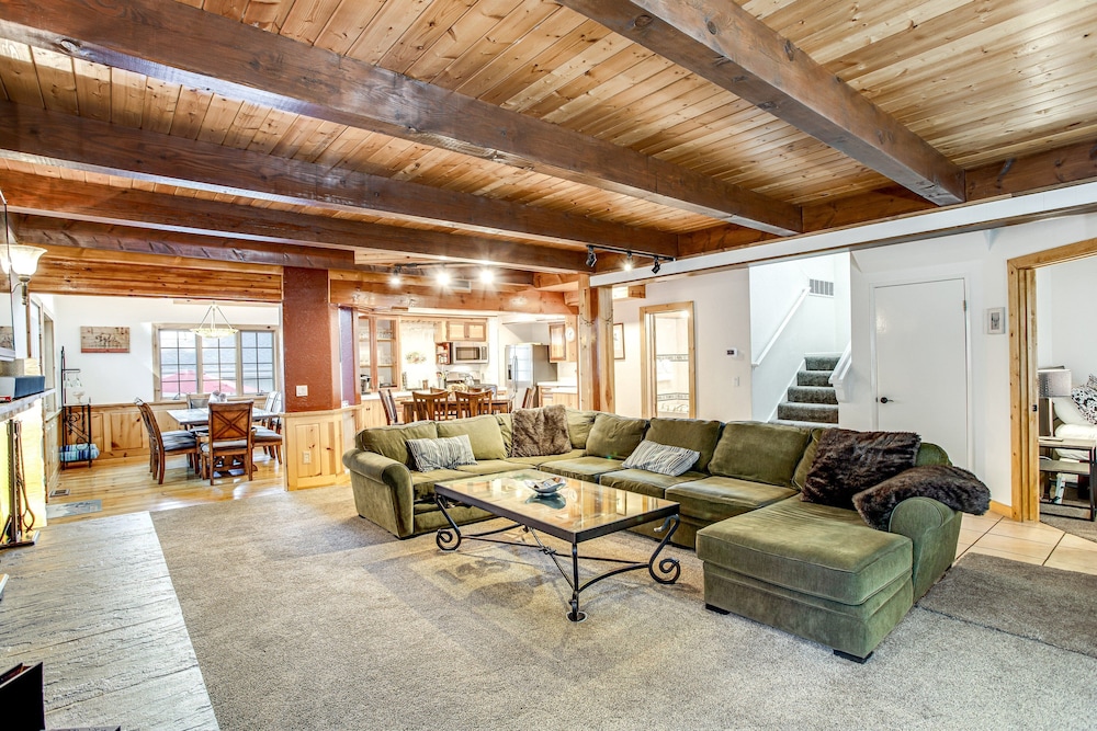Summit Hideaway #445