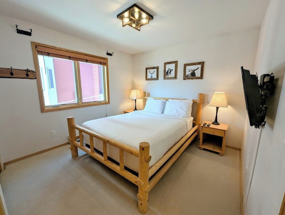 Cinnamon Ridge C114