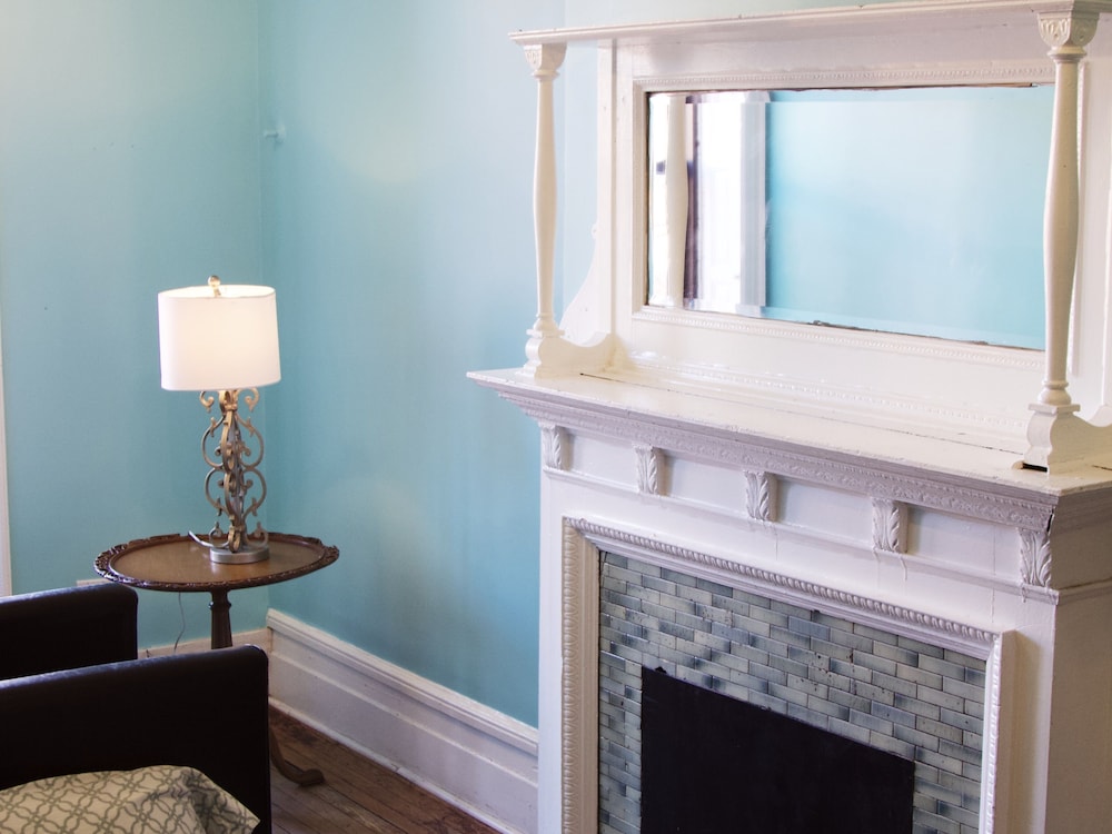 The Melva Inn - Harlem