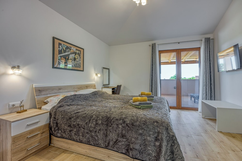 Pool and Fun Villa Stella Klarici