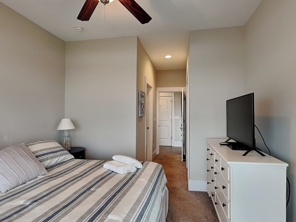 Sunshine Daydreams by Topsail Realty