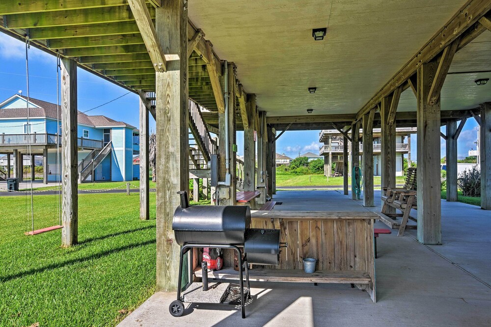 Walk to Crystal Beach: Coastal Home w/ Views! view 3