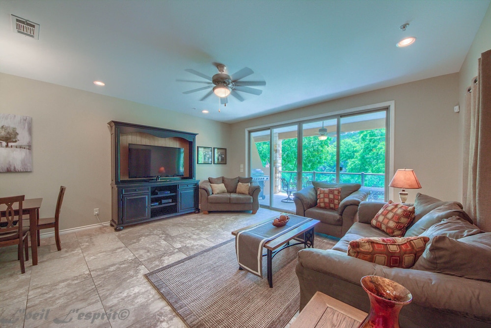 Riverview Heaven Rg 20304 6 Bedroom Condo by RedAwning view 5
