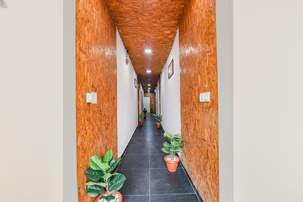 FabHotel The White Orchid