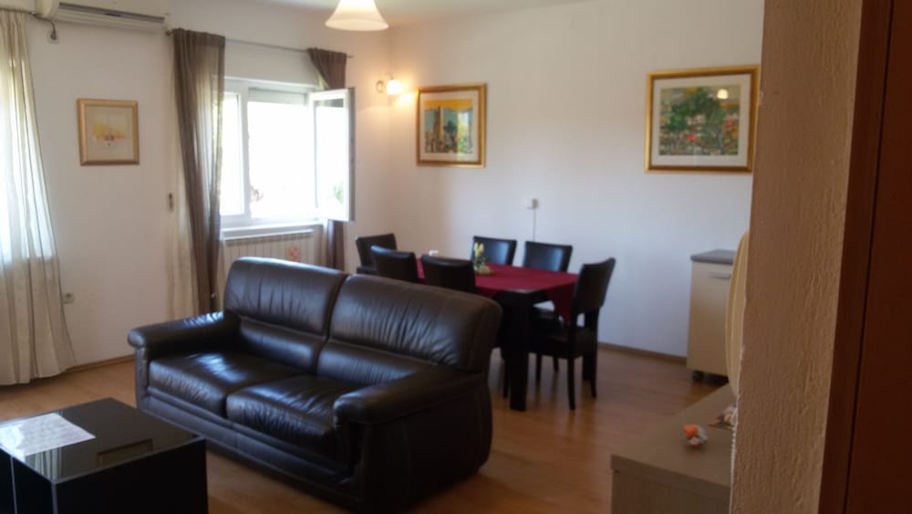 Apartmani AiA