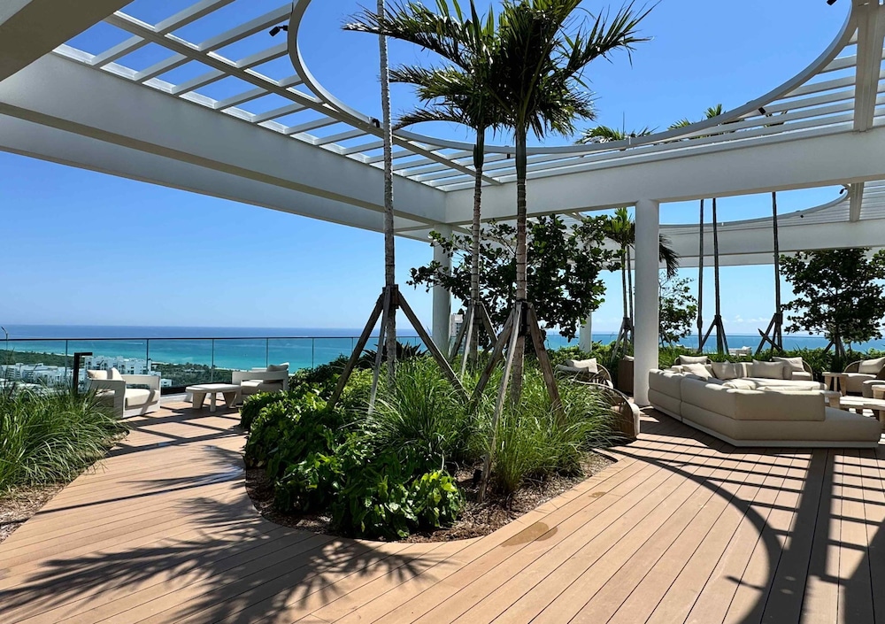 Luxury Condos Near Miami Beach
