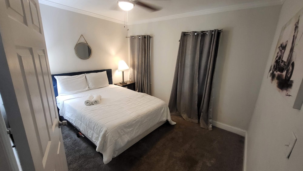 83rd Street Comfy Cottage