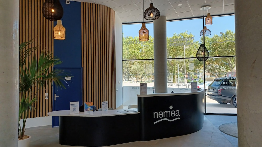 Lobby & Reception