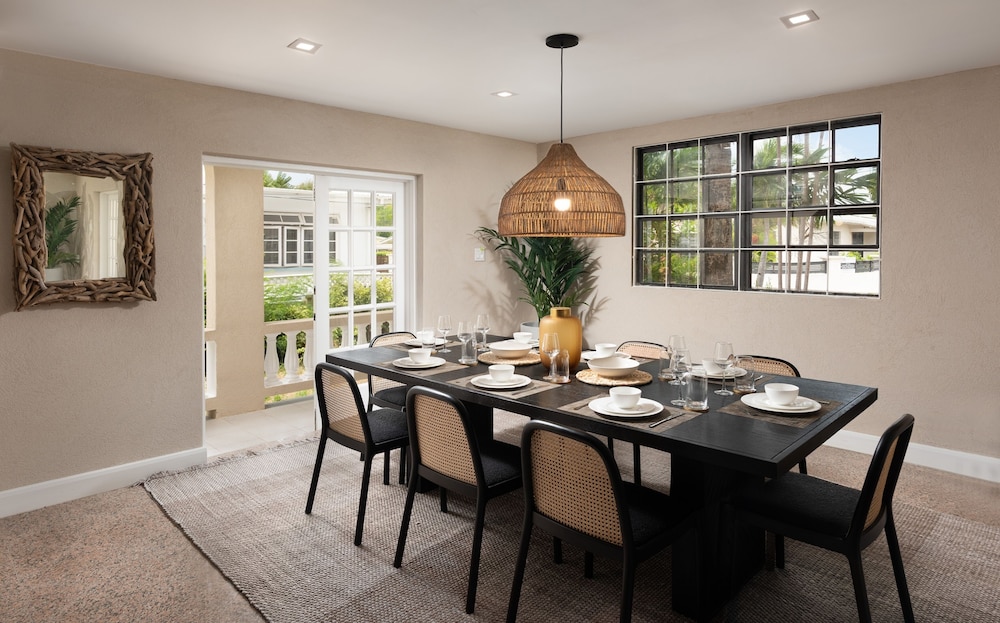 Luxe Retreat With Private Pool - The June 4 Bedroom Villa