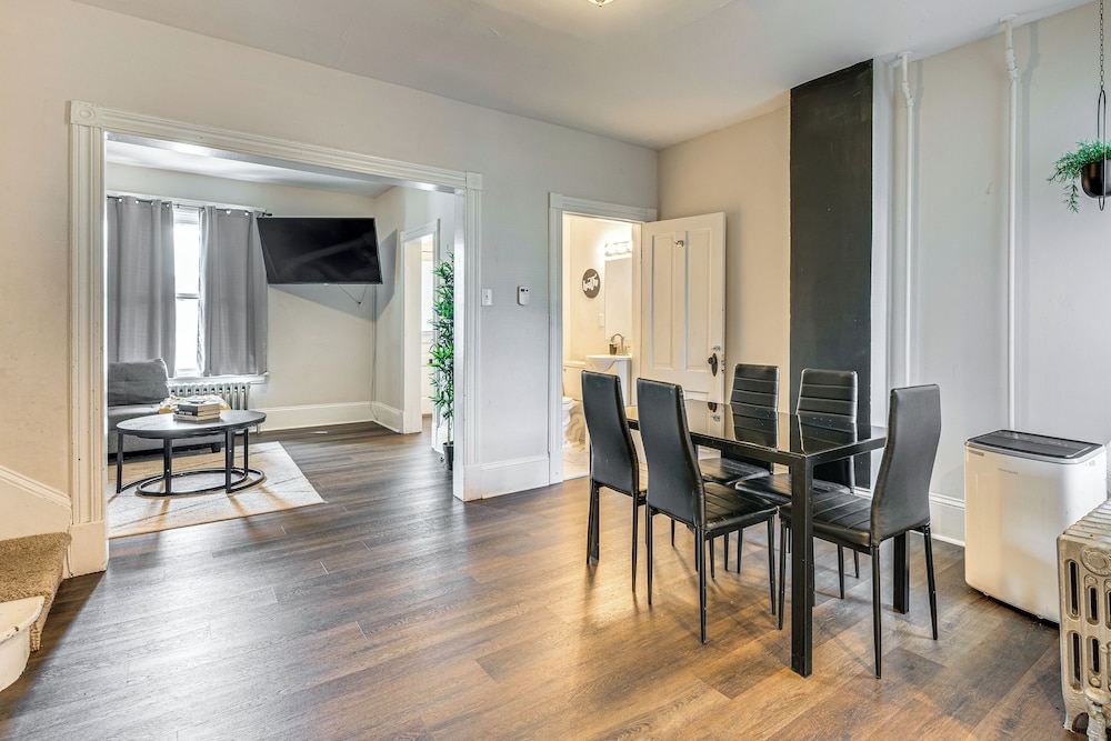 Stay & Play in Dtwn Stroudsburg: Updated Townhouse