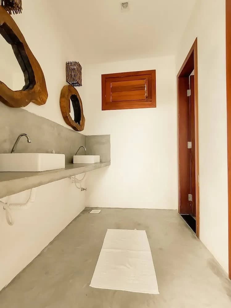 Private Complex With Swimming Pool Close to the Ocean