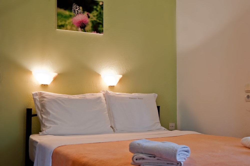 Kamares House Apartments & Studios
