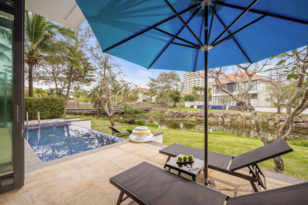 Ocean Villa Da Nang 4BR 5 Beds, Private Pool and Kitchen