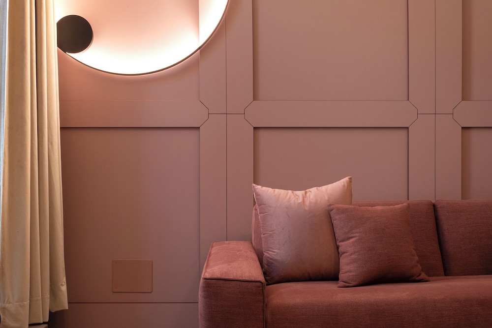 Colonna Collection