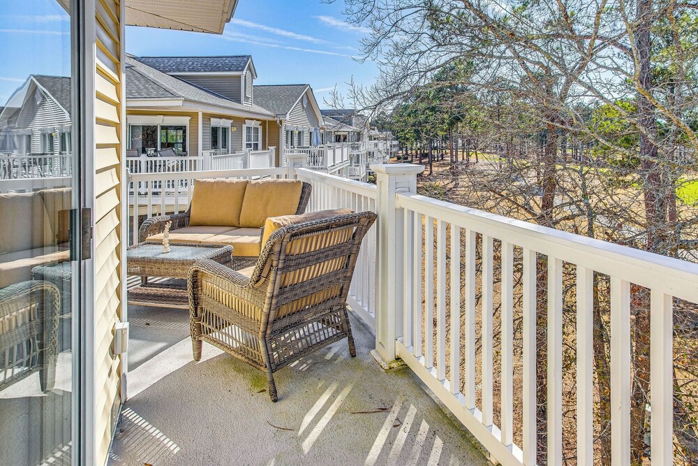 Dog-friendly Condo w/ Resort Perks in Calabash!