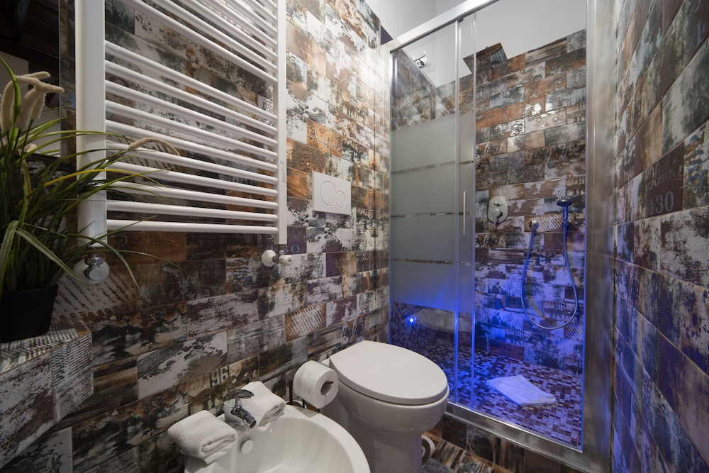StarHome NAVONA