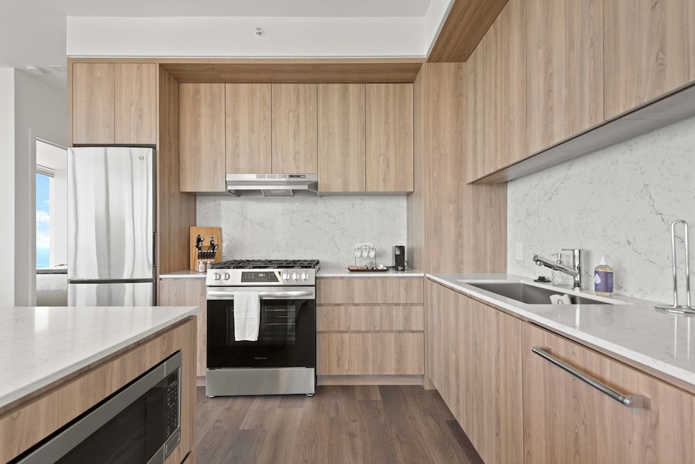 Panoramic Lake Views Premier Amenities for Groups