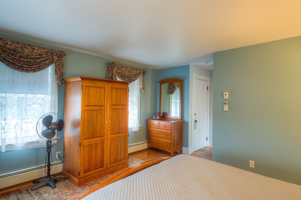 Dodge Cottage