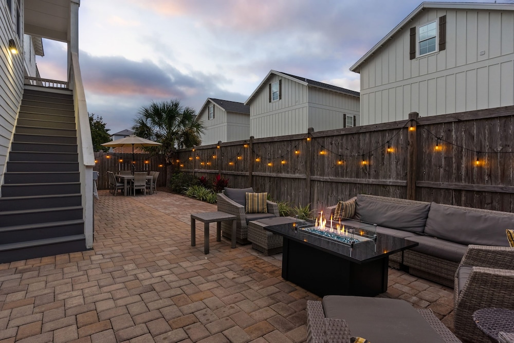 Blue Surf Lane Miramar Beach Home w Pool Firepit Golf Cart Quick Beach Access