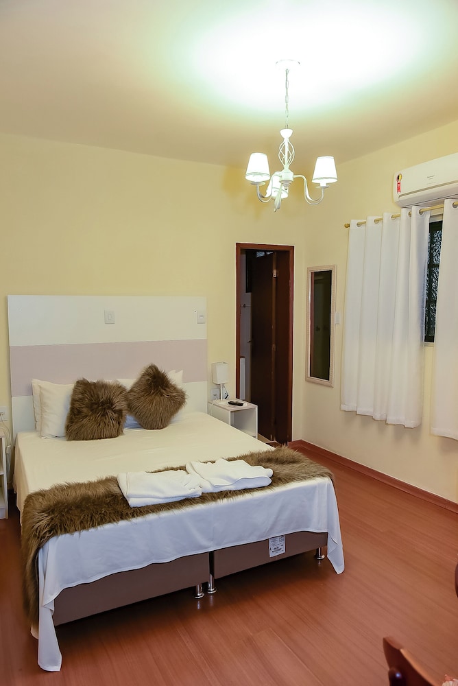 Pousada Quinta dos Doges Ltda