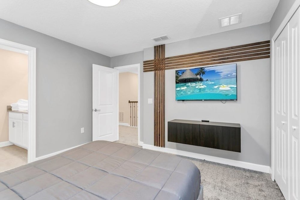 4552target 9 Bedroom Home