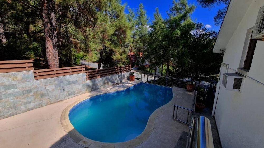 Charming Villa in Moniatis, Cyprus - Private Pool & Garden